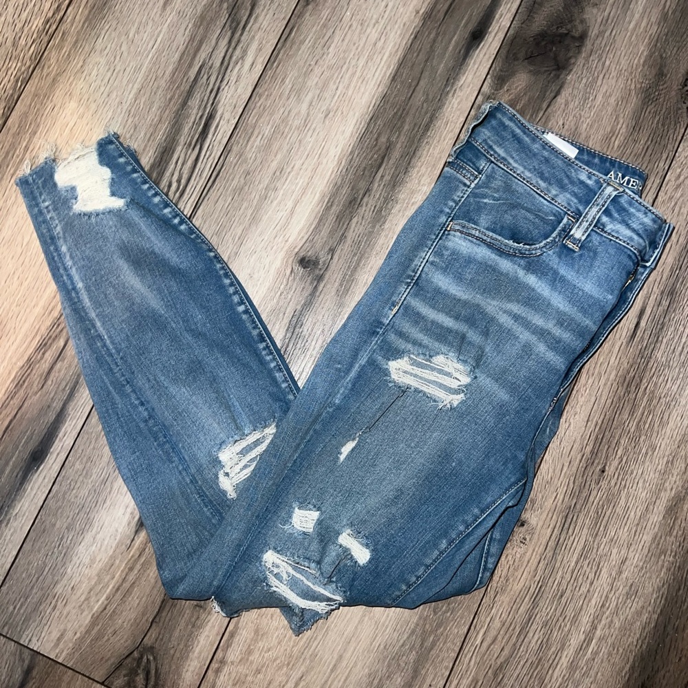 American Eagle Ripped Jeans- Size 6S Mid Wash Mid Rise